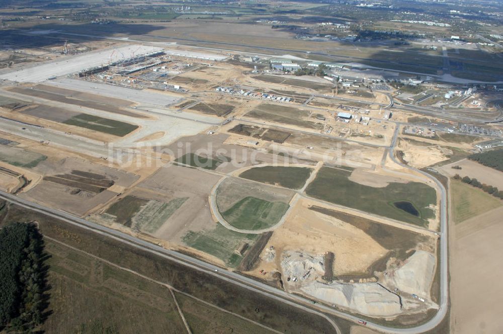 Luftbild Schönefeld - Baulogistik am Neubaufeld zum Flughafen Berlin-Schönefeld BBI (SXF)