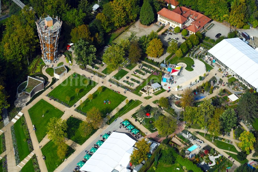 Bad Iburg aus der Vogelperspektive: Baumwipfelpfad und Aussichtsturm der LAGA Landesgartenschau in Bad Iburg im Bundesland Niedersachsen, Deutschland