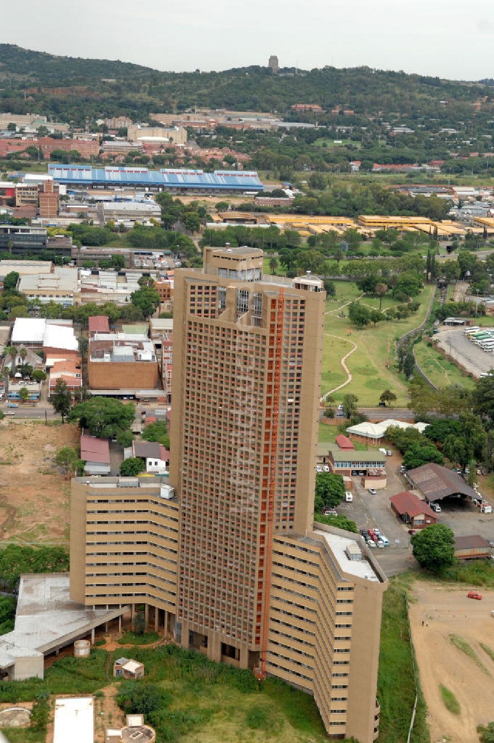 Pretoria von oben - Bauruine / Ruined building in Pretoria