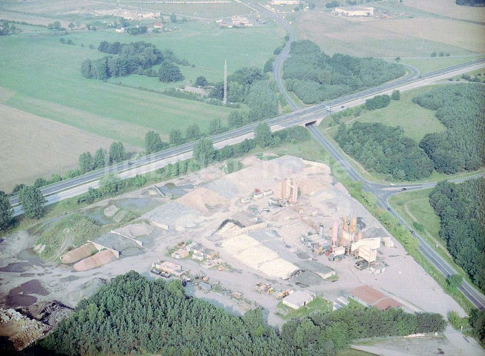 bei Wittstock / MV aus der Vogelperspektive: Bausstoffmischwerk der VBU am Autobahnkreuz Wittstock.