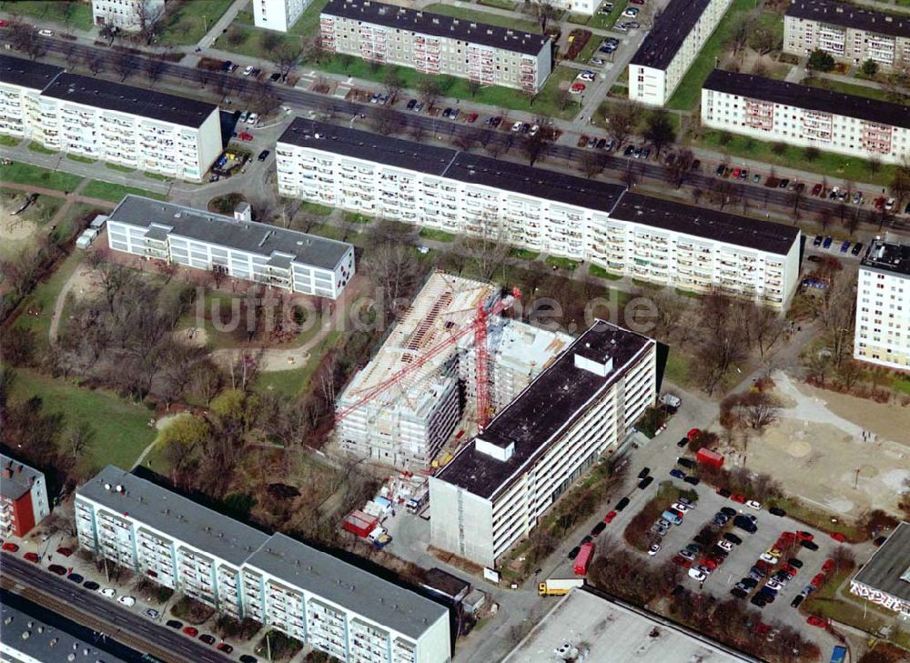 Luftbild Berlin-Weißensee - Baustelle der Albert-Schweizer-Stiftung auf dem Gelände des Altenpflegeheimes an der Buschallee in Berlin Weißensee