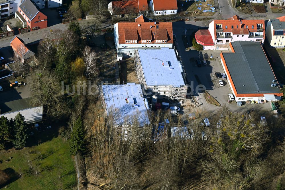 Luftaufnahme Werneuchen - Baustelle altersgerechter Wohnanlage in Werneuchen im Bundesland Brandenburg, Deutschland