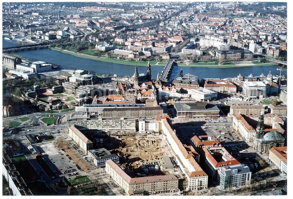 Luftaufnahme Dresden / Sachsen - Baustelle der Altmarkt-Galerie der ECE in der Dresdner Innenstadt.