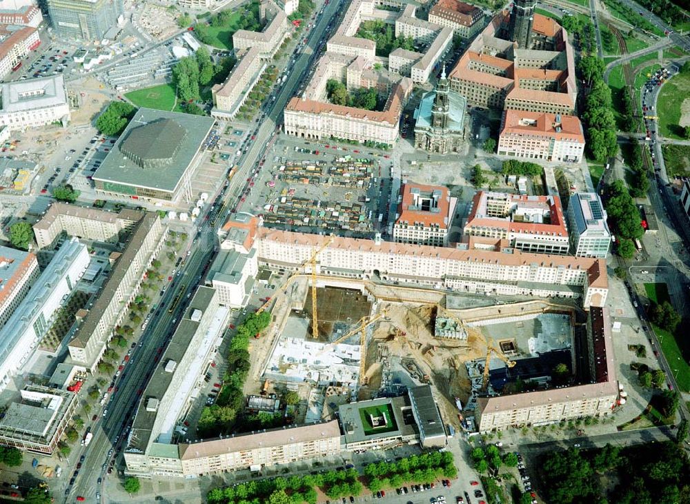 Luftbild Dresden / Sachsen - Baustelle der Altmarkt-Galerie der ECE in der Dresdner Innenstadt.