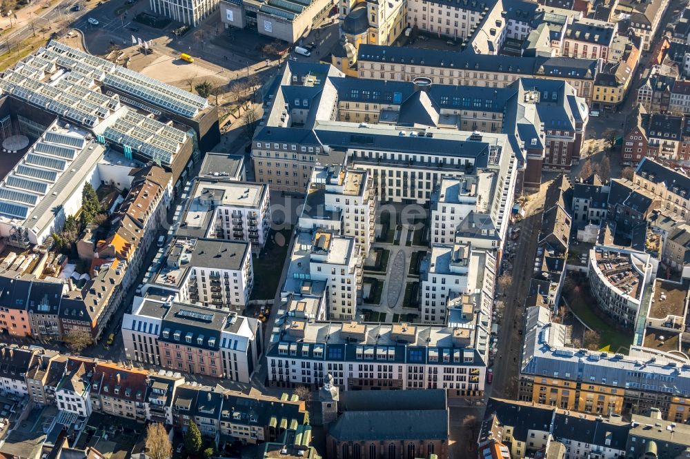 Düsseldorf aus der Vogelperspektive: Baustelle Andreas Quartier zum Umbau und Ausbau des denkmalgeschützten Altbau- Gebäudes des ehemaligen Amtsgerichtsgebäude an der Mühlenstraße in Düsseldorf im Bundesland Nordrhein-Westfalen