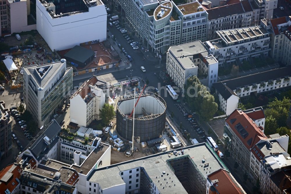 Luftaufnahme Berlin - Baustelle des Asisi- Panometer Neubaus in der Friedrichstraße im Bezirk Mitte in Berlin