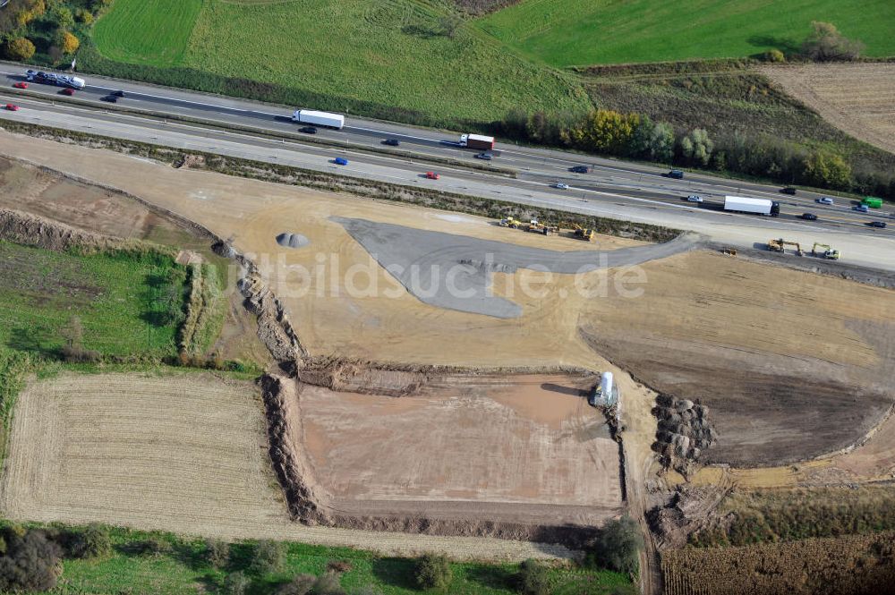 Weier aus der Vogelperspektive: Baustelle Ausbau Autobahn A 5