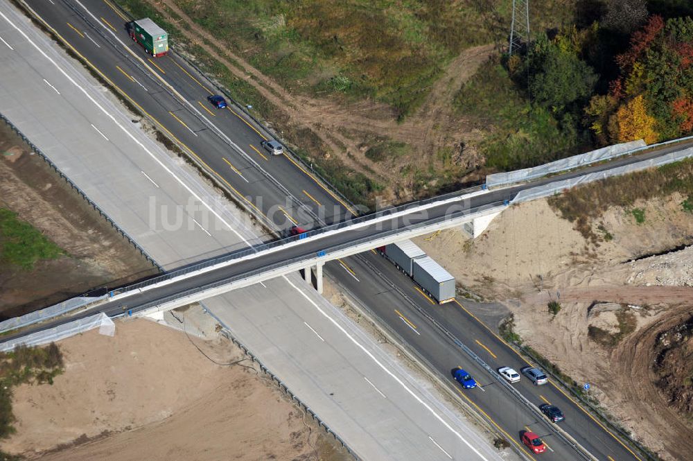 Weier aus der Vogelperspektive: Baustelle Ausbau Autobahn A 5