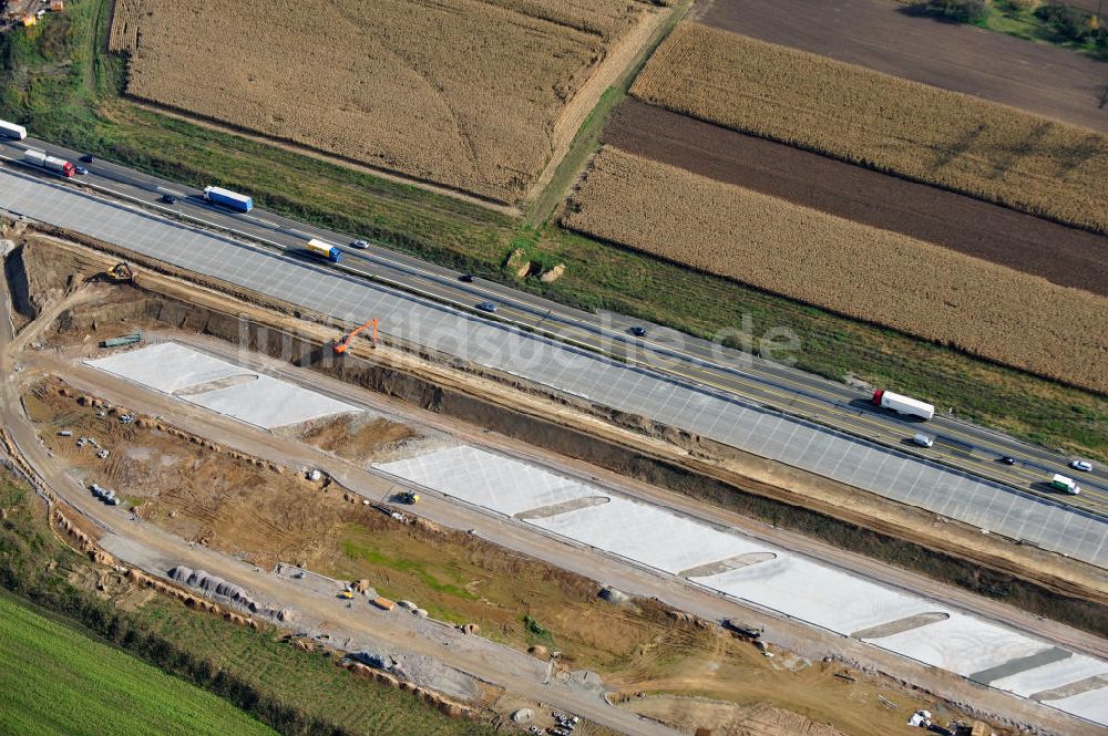 Weitenung aus der Vogelperspektive: Baustelle Ausbau Autobahn A 5