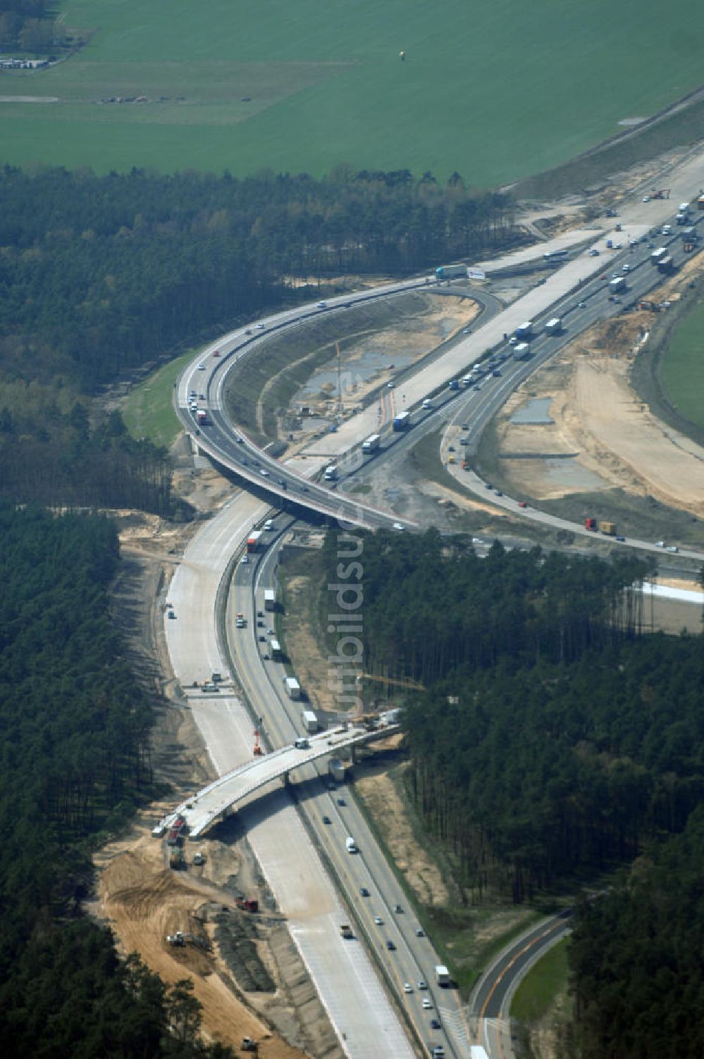 Nuthetal von oben - Baustelle vom Um- und Ausbau des Autobahndreieck Nuthetal (A 10 und A 115)