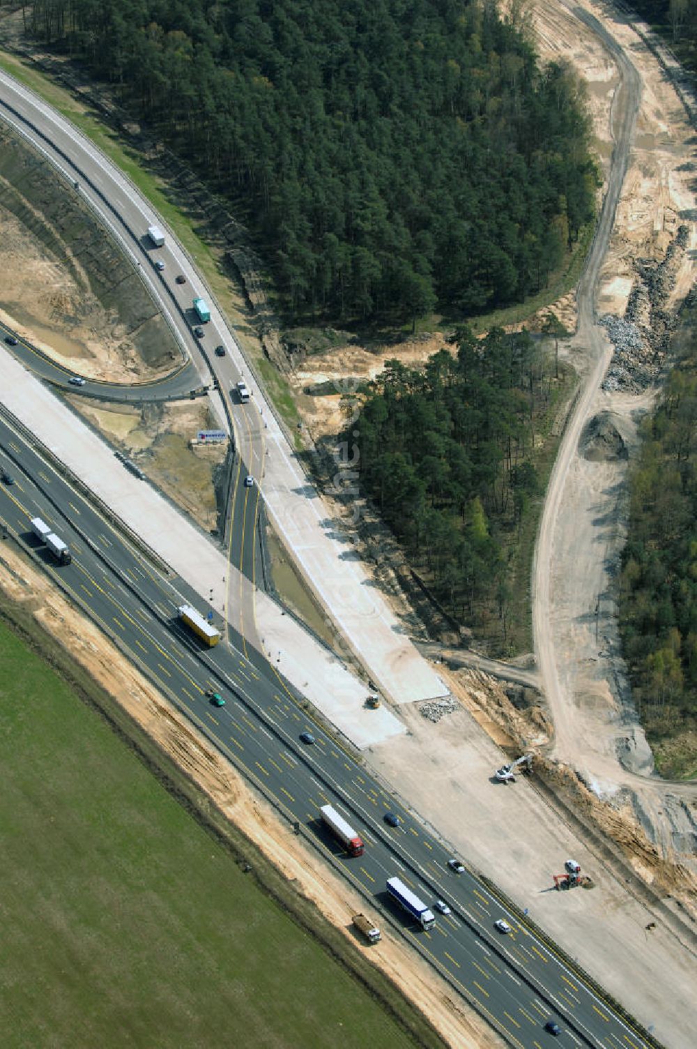 Luftbild Nuthetal - Baustelle vom Um- und Ausbau des Autobahndreieck Nuthetal (A 10 und A 115)