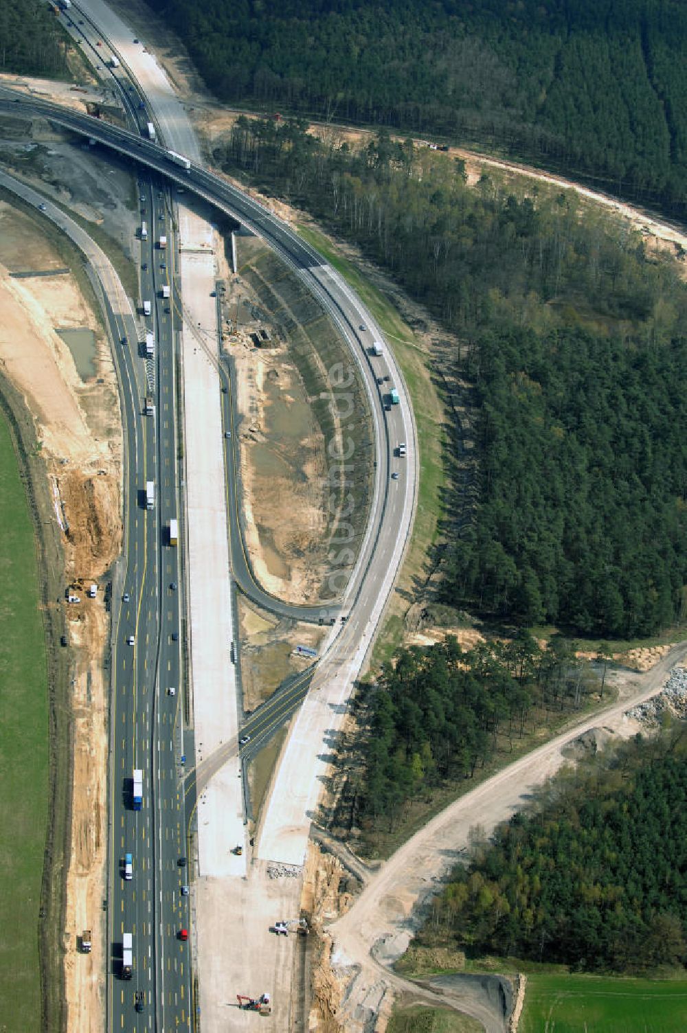 Nuthetal von oben - Baustelle vom Um- und Ausbau des Autobahndreieck Nuthetal (A 10 und A 115)