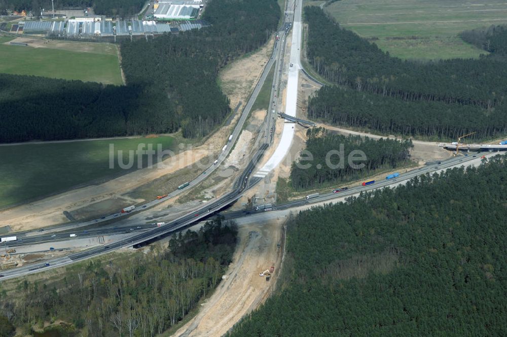 Luftbild Nuthetal - Baustelle vom Um- und Ausbau des Autobahndreieck Nuthetal (A 10 und A 115)