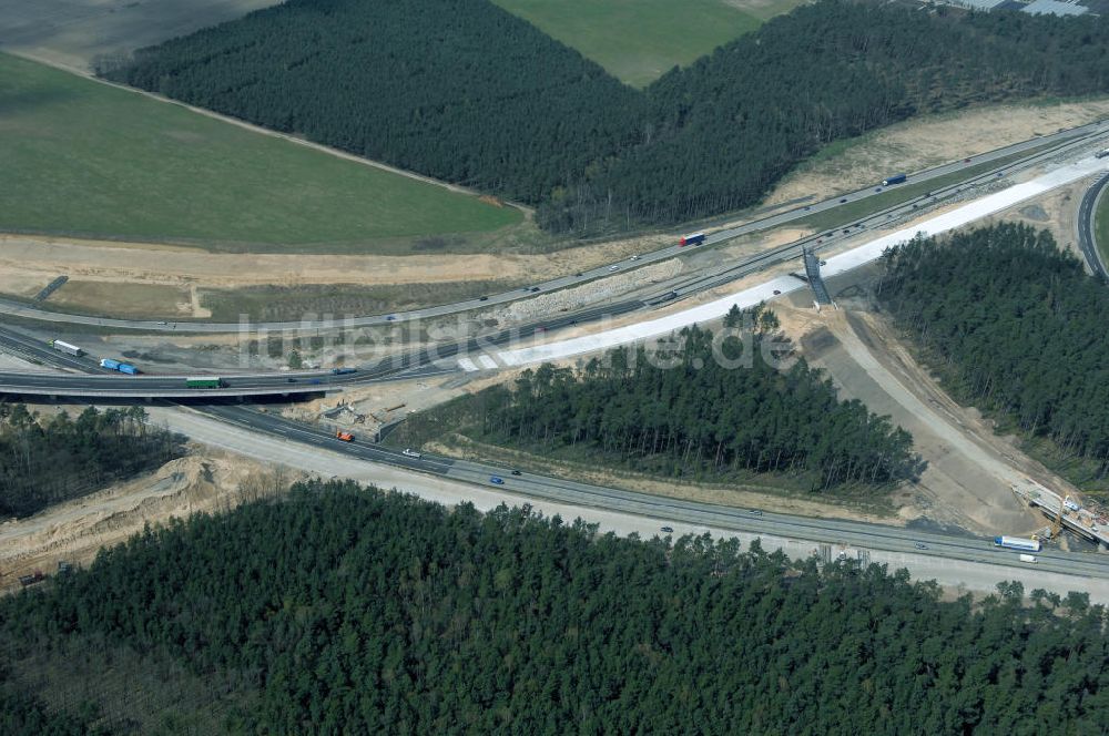 Luftbild Nuthetal - Baustelle vom Um- und Ausbau des Autobahndreieck Nuthetal (A 10 und A 115)