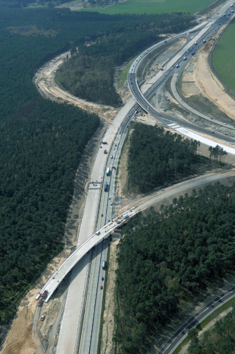 Luftbild Nuthetal - Baustelle vom Um- und Ausbau des Autobahndreieck Nuthetal (A 10 und A 115)