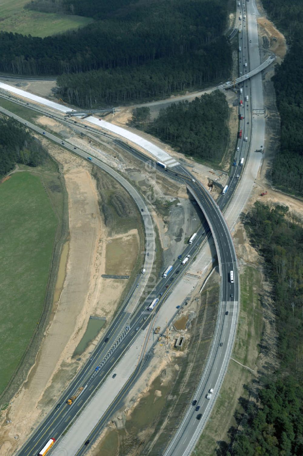 Luftaufnahme Nuthetal - Baustelle vom Um- und Ausbau des Autobahndreieck Nuthetal (A 10 und A 115)