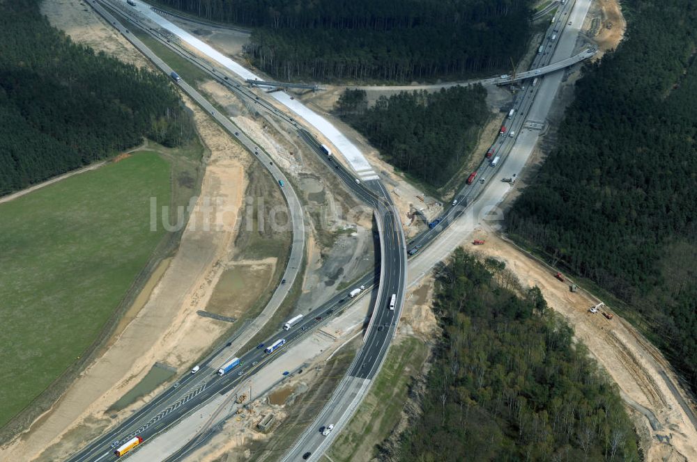 Nuthetal aus der Vogelperspektive: Baustelle vom Um- und Ausbau des Autobahndreieck Nuthetal (A 10 und A 115)