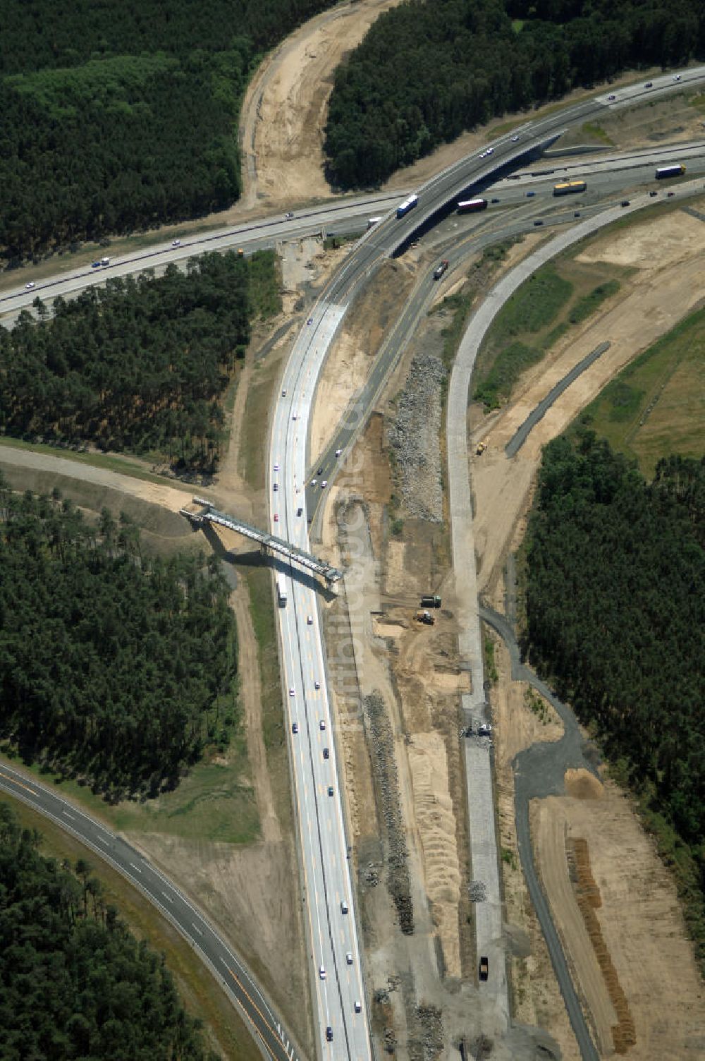 Nuthetal von oben - Baustelle vom Um- und Ausbau des Autobahndreieck Nuthetal (A 10 und A 115)