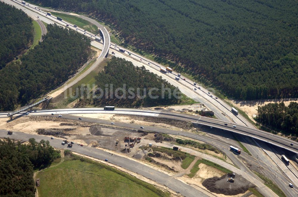 Luftaufnahme Berlin - Baustelle vom Um- und Ausbau des Autobahndreieck Nuthetal (A 10 und A 115)