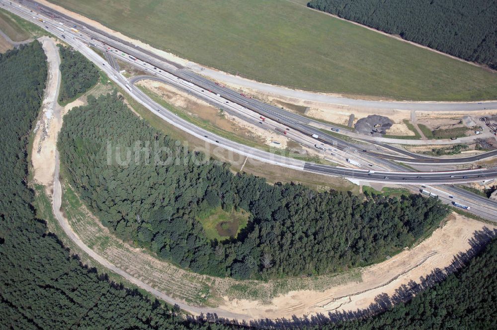 Berlin von oben - Baustelle vom Um- und Ausbau des Autobahndreieck Nuthetal (A 10 und A 115)