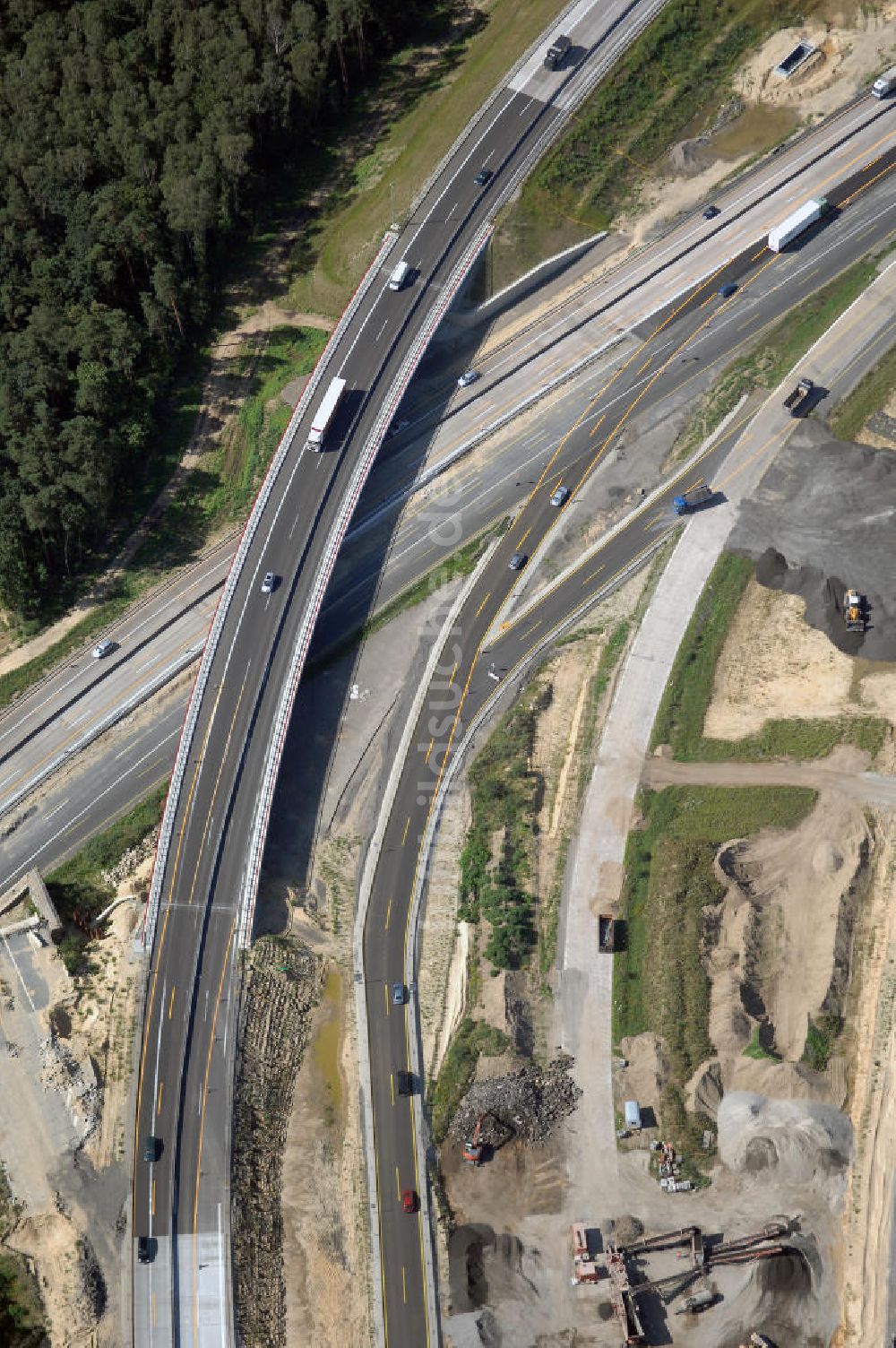 Berlin von oben - Baustelle vom Um- und Ausbau des Autobahndreieck Nuthetal (A 10 und A 115)