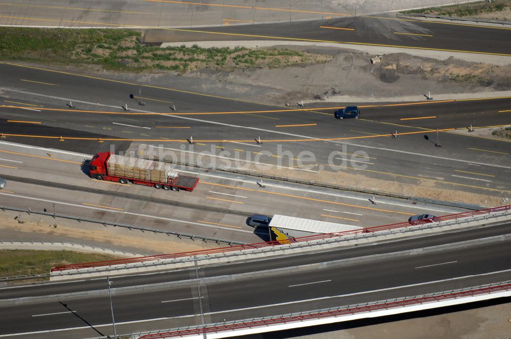 Berlin von oben - Baustelle vom Um- und Ausbau des Autobahndreieck Nuthetal (A 10 und A 115)