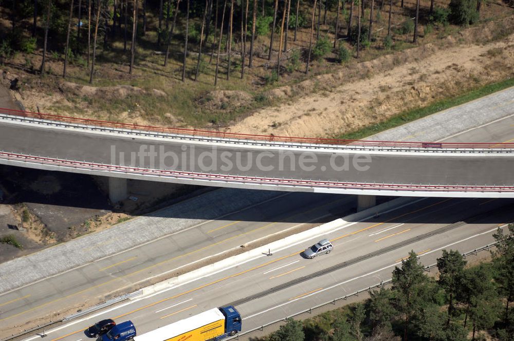 Luftbild Berlin - Baustelle vom Um- und Ausbau des Autobahndreieck Nuthetal (A 10 und A 115)