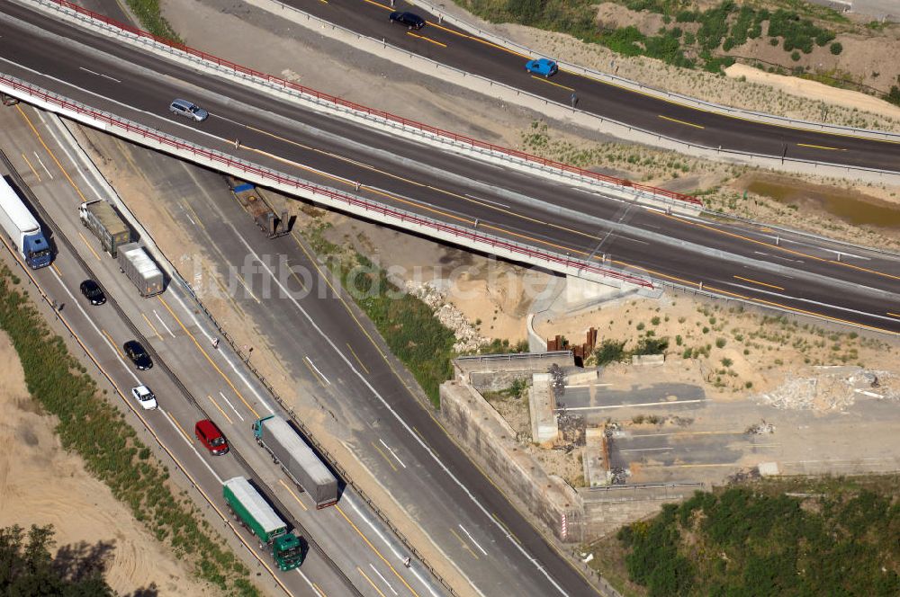 Luftaufnahme Berlin - Baustelle vom Um- und Ausbau des Autobahndreieck Nuthetal (A 10 und A 115)