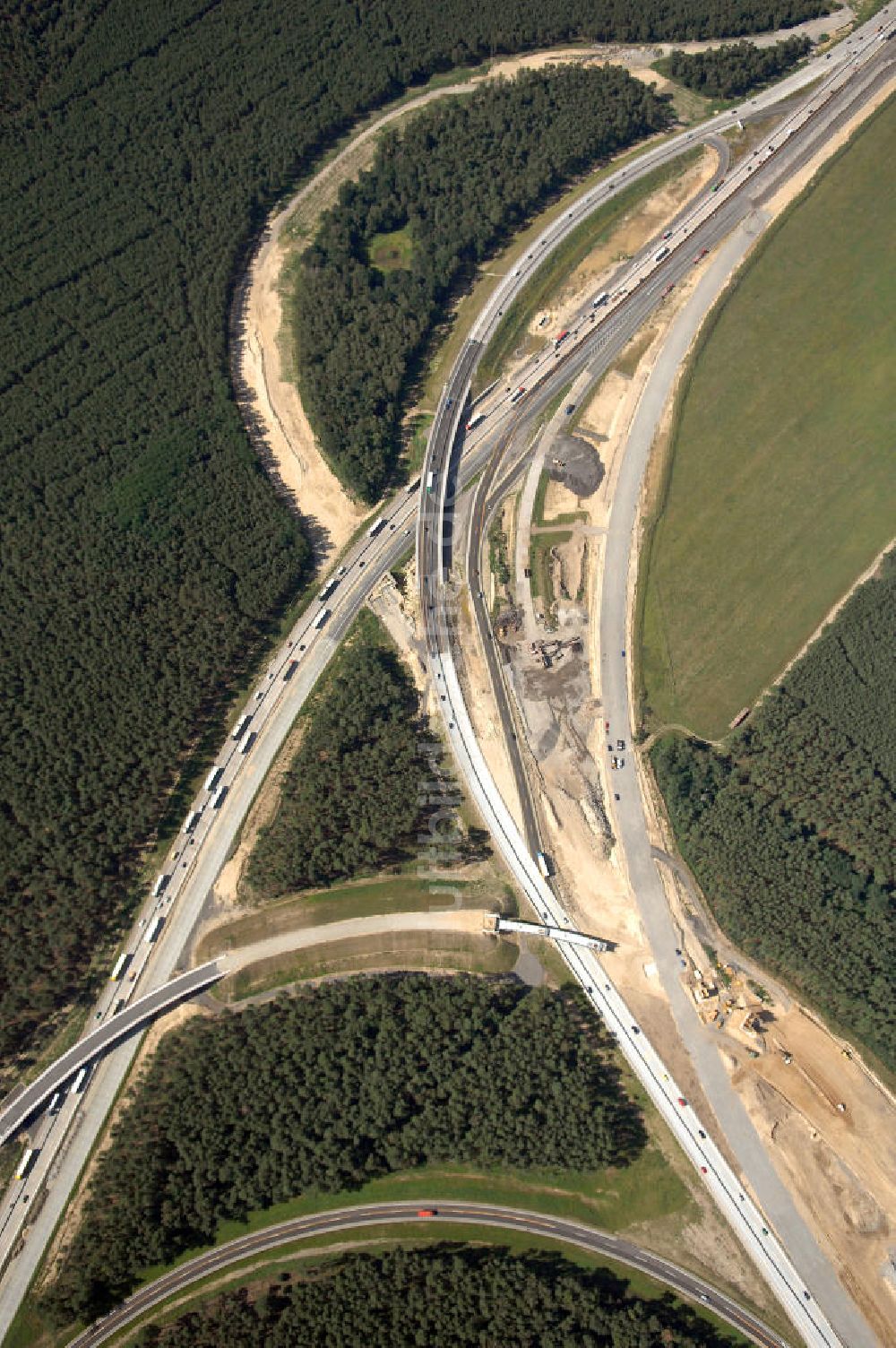 Berlin von oben - Baustelle vom Um- und Ausbau des Autobahndreieck Nuthetal (A 10 und A 115)