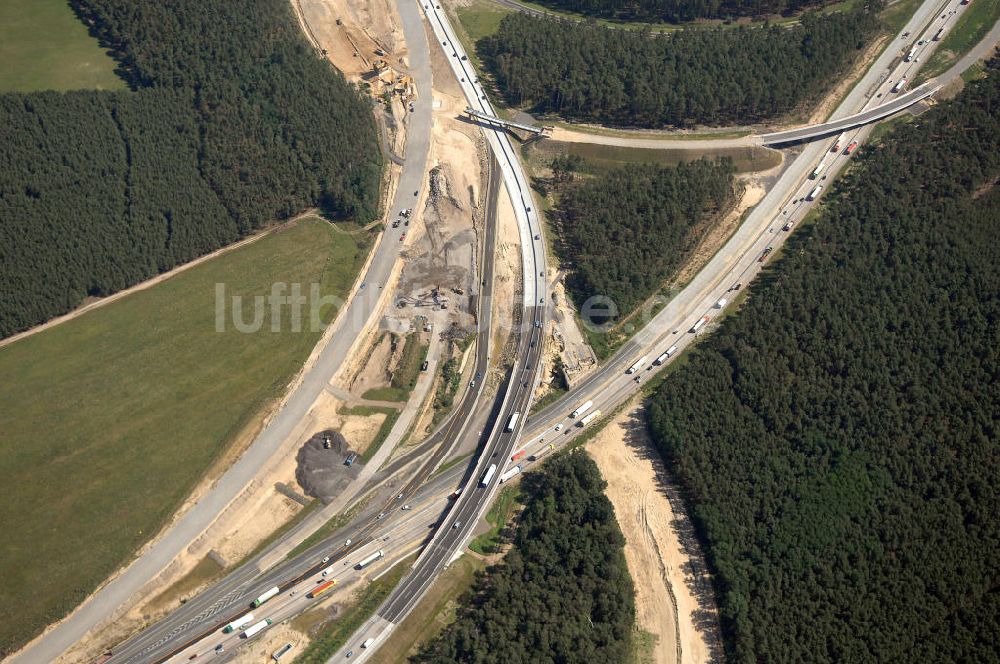 Luftaufnahme Berlin - Baustelle vom Um- und Ausbau des Autobahndreieck Nuthetal (A 10 und A 115)