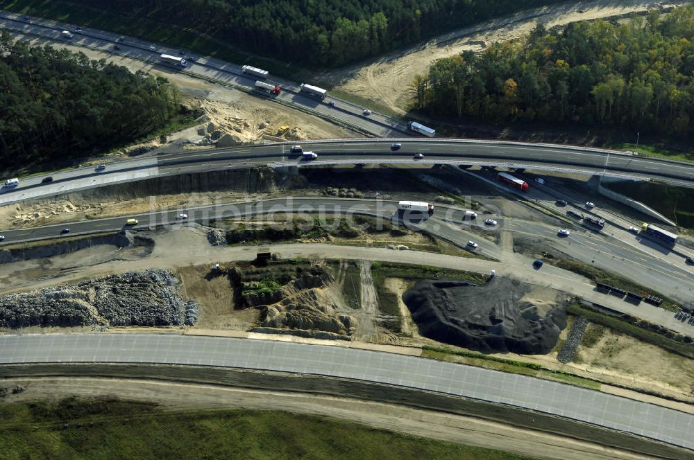 Nuthetal von oben - Baustelle vom Um- und Ausbau des Autobahndreieck Nuthetal (A 10 und A 115)