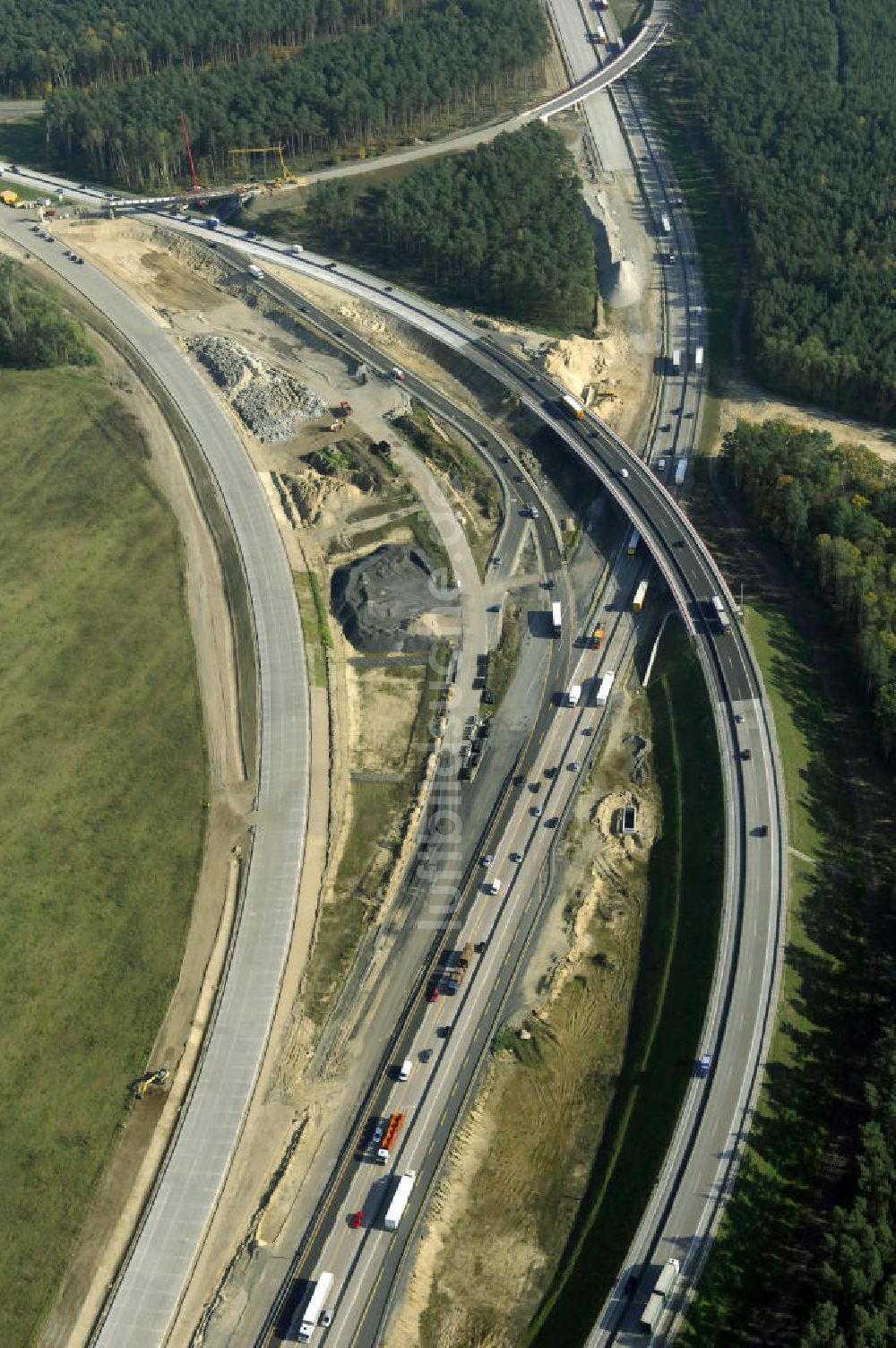 Luftaufnahme Nuthetal - Baustelle vom Um- und Ausbau des Autobahndreieck Nuthetal (A 10 und A 115)