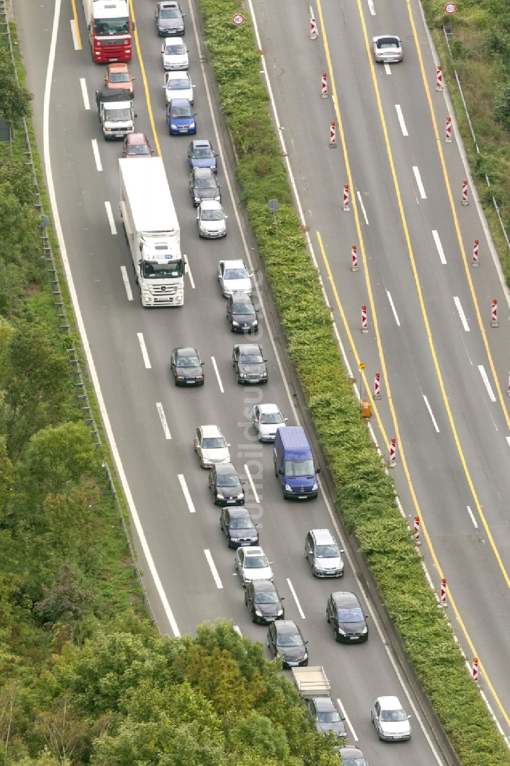 Dortmund aus der Vogelperspektive: Baustelle auf der Autobahn A40 Anschlußstelle Lütgendortmund bei Dortmund im Ruhrgebiet in Nordrhein-Westfalen