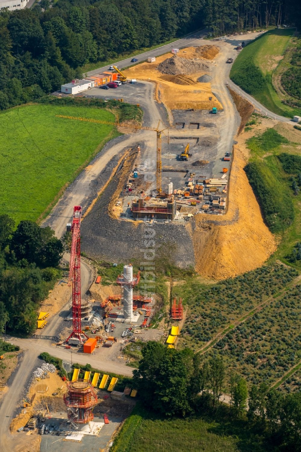 Bestwig aus der Vogelperspektive: Baustelle am Autobahn- Brückenbauwerk der BAB A46 bei Bestwig im Sauerland im Bundesland Nordrhein-Westfalen