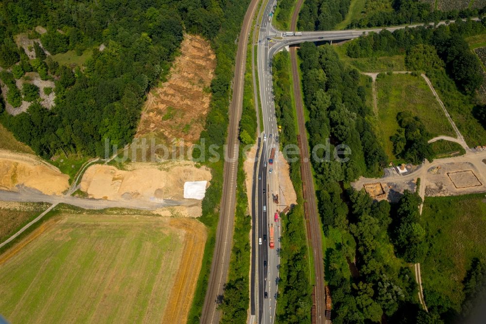 Luftaufnahme Bestwig - Baustelle am Autobahn- Brückenbauwerk der BAB A46 bei Bestwig im Sauerland im Bundesland Nordrhein-Westfalen