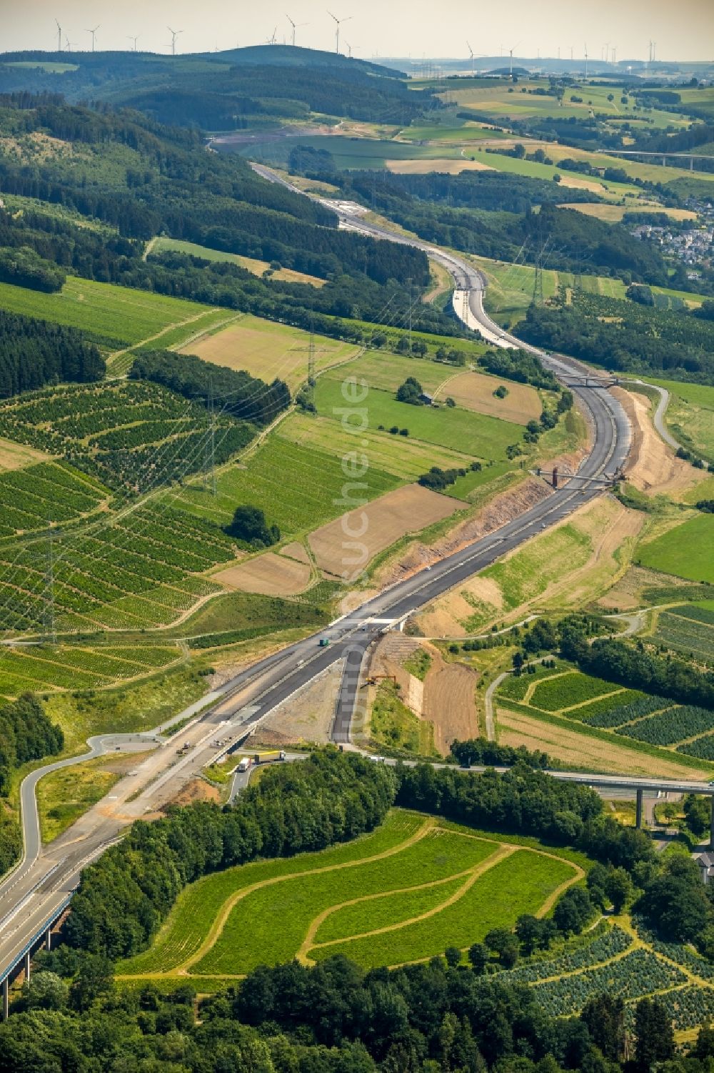 Bestwig von oben - Baustelle am Autobahn- Brückenbauwerk der BAB A46 in Bestwig im Bundesland Nordrhein-Westfalen, Deutschland