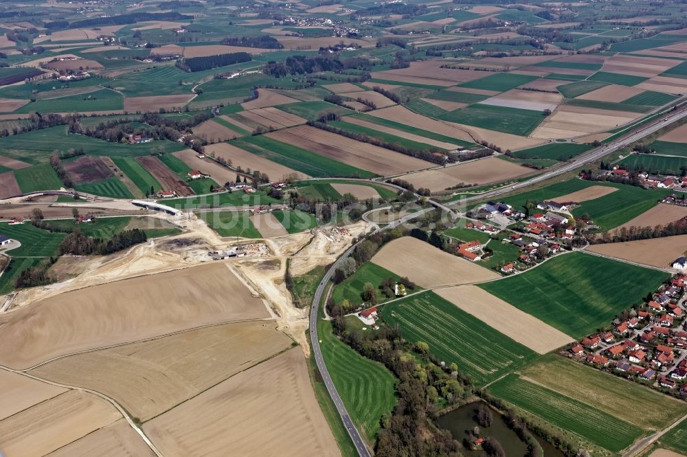 Heldenstein von oben - Baustelle am Autobahn- Brückenbauwerk der BAB A49 an der Isentaltrasse in Heldenstein im Bundesland Bayern