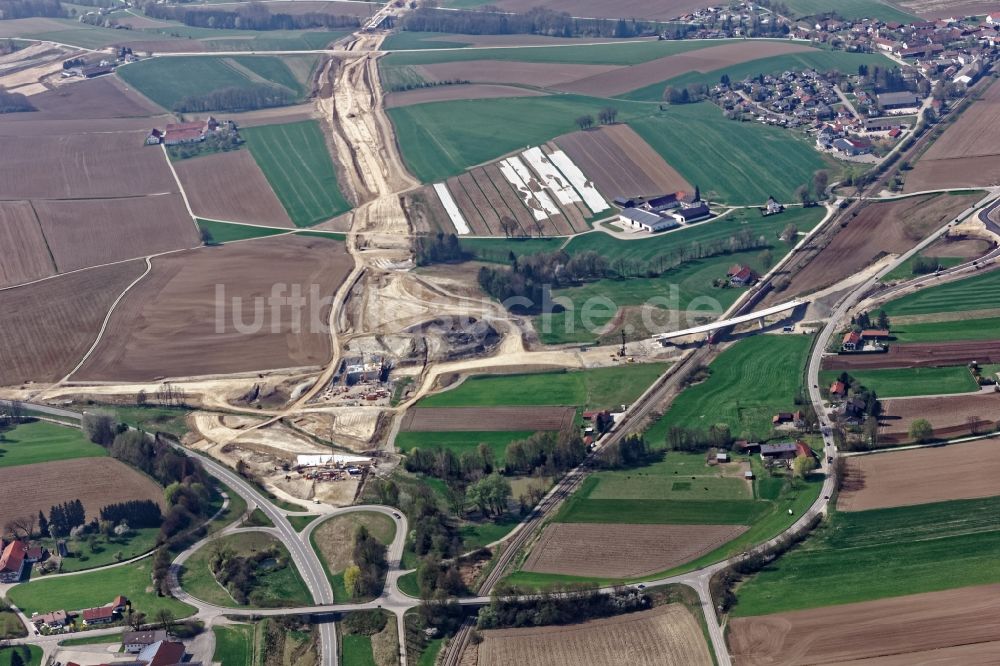 Luftbild Heldenstein - Baustelle am Autobahn- Brückenbauwerk der BAB A49 an der Isentaltrasse in Heldenstein im Bundesland Bayern