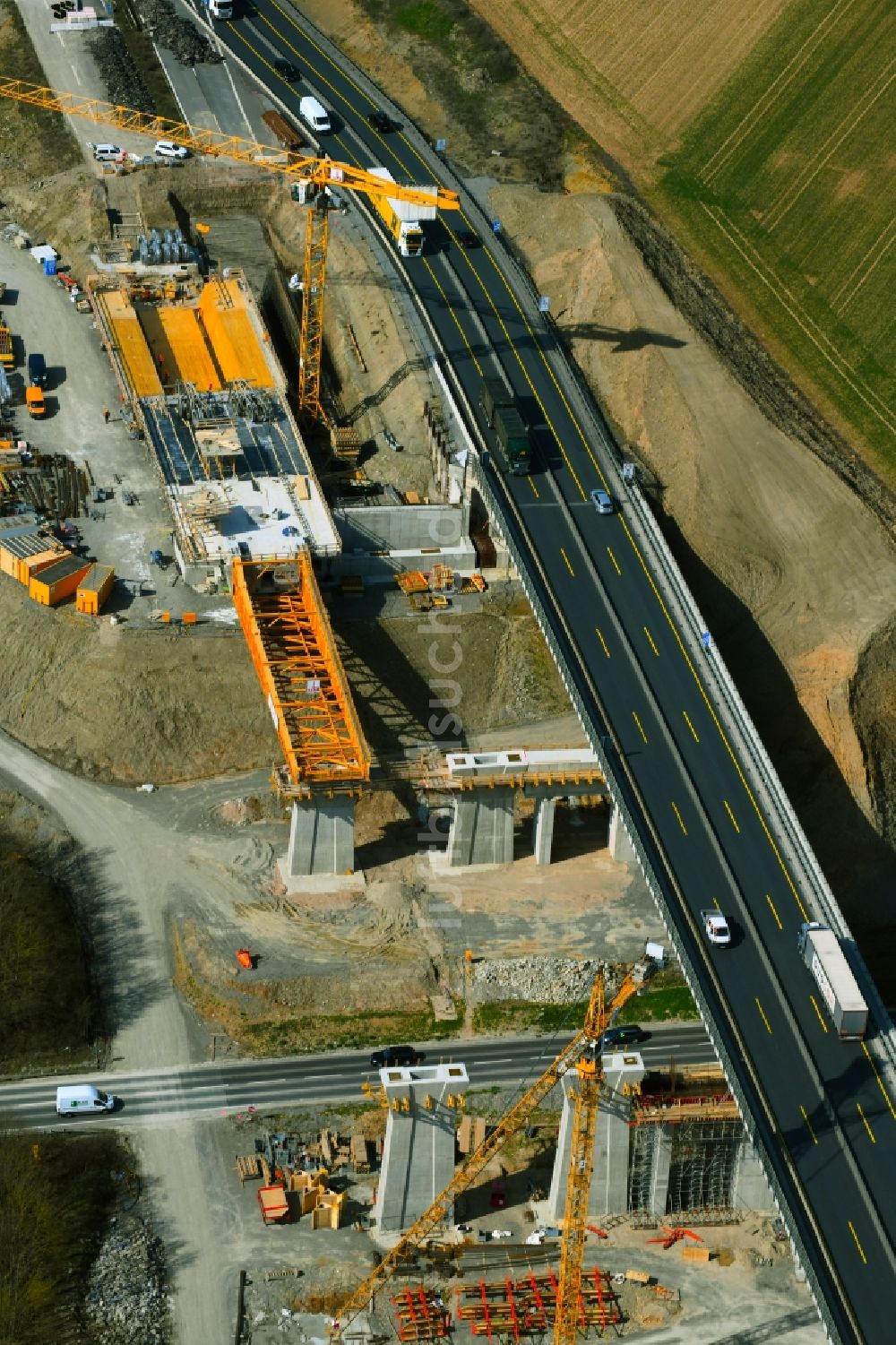 Luftaufnahme Kürnach - Baustelle am Autobahn- Brückenbauwerk der BAB A7 in Kürnach im Bundesland Bayern, Deutschland