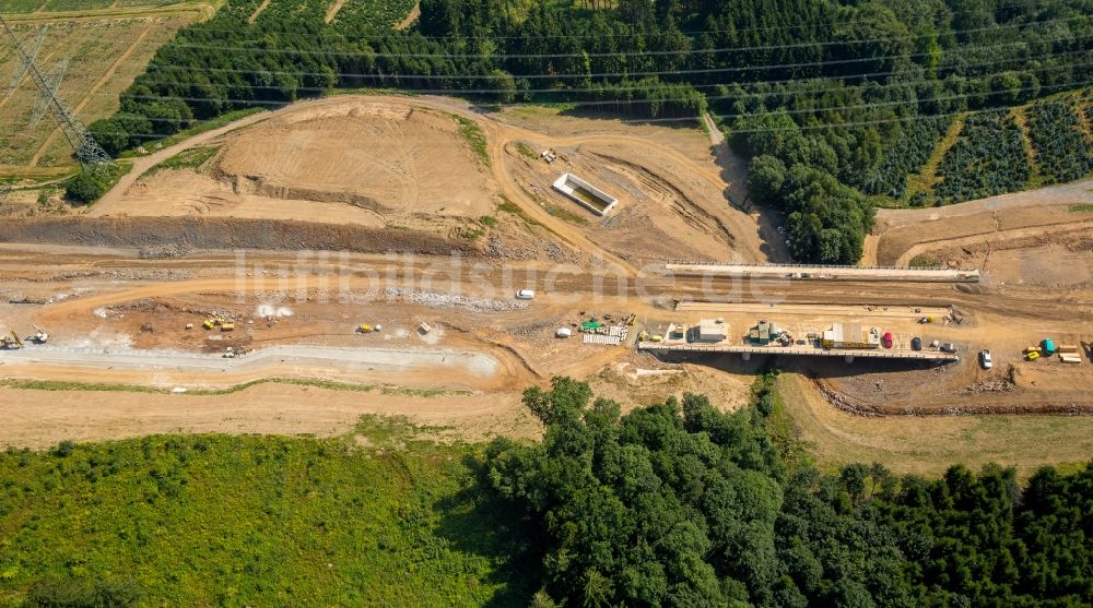 Meschede von oben - Baustelle am Autobahn- Brückenbauwerk der BAB A46 in Meschede im Bundesland Nordrhein-Westfalen