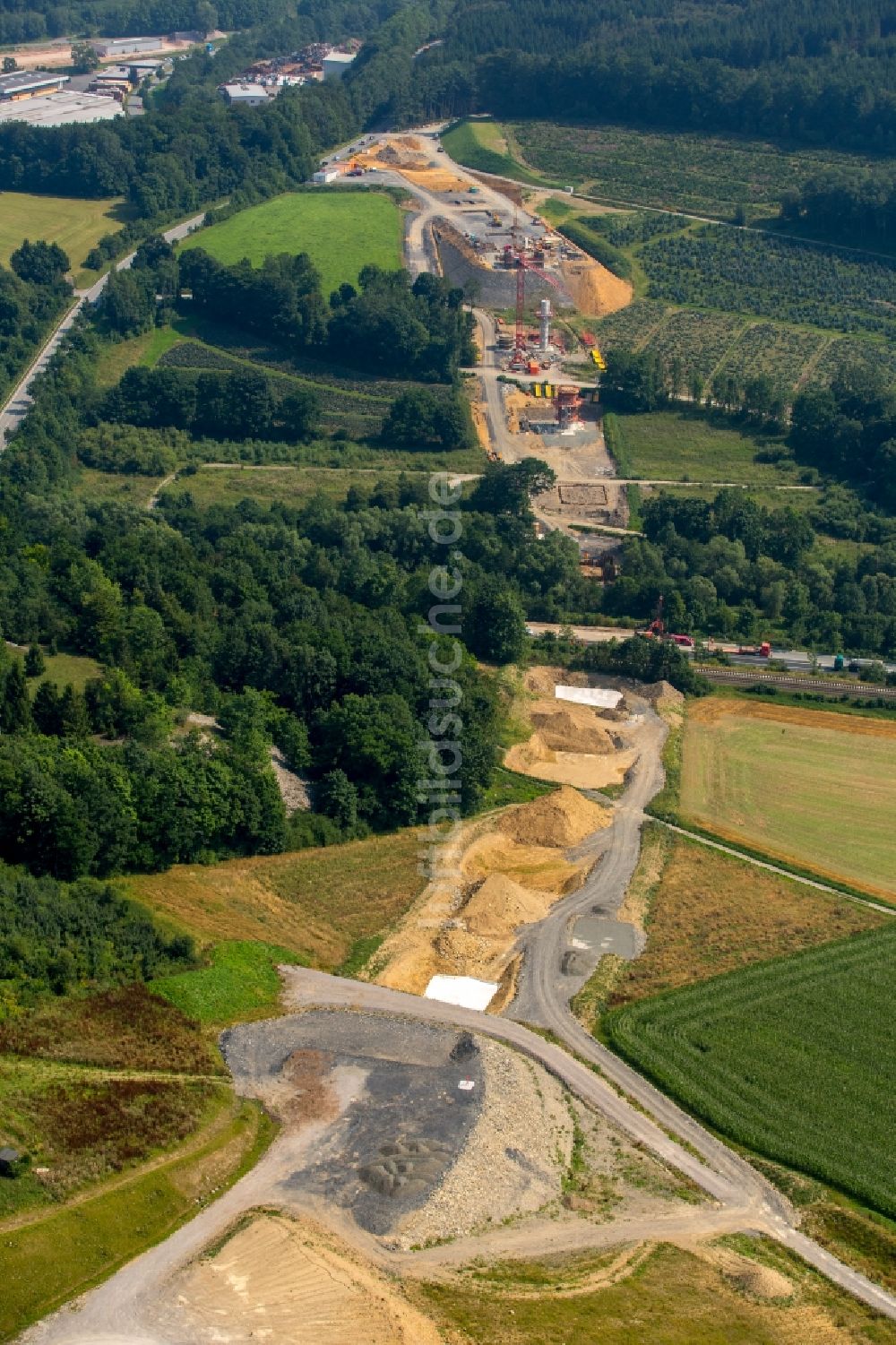 Meschede von oben - Baustelle am Autobahn- Brückenbauwerk der BAB A46 in Meschede im Bundesland Nordrhein-Westfalen