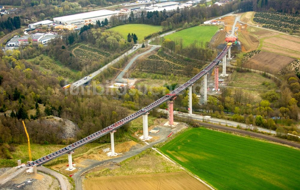 Bestwig von oben - Baustelle am Autobahn- Brückenbauwerk der BAB AA 46 - B480n Neue Ruhrtalbrücke Bermecke in Bestwig im Bundesland Nordrhein-Westfalen