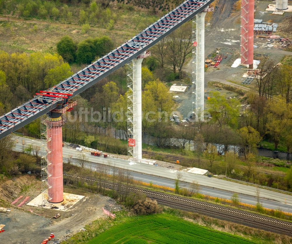 Bestwig aus der Vogelperspektive: Baustelle am Autobahn- Brückenbauwerk der BAB AA 46 - B480n Neue Ruhrtalbrücke Bermecke in Bestwig im Bundesland Nordrhein-Westfalen