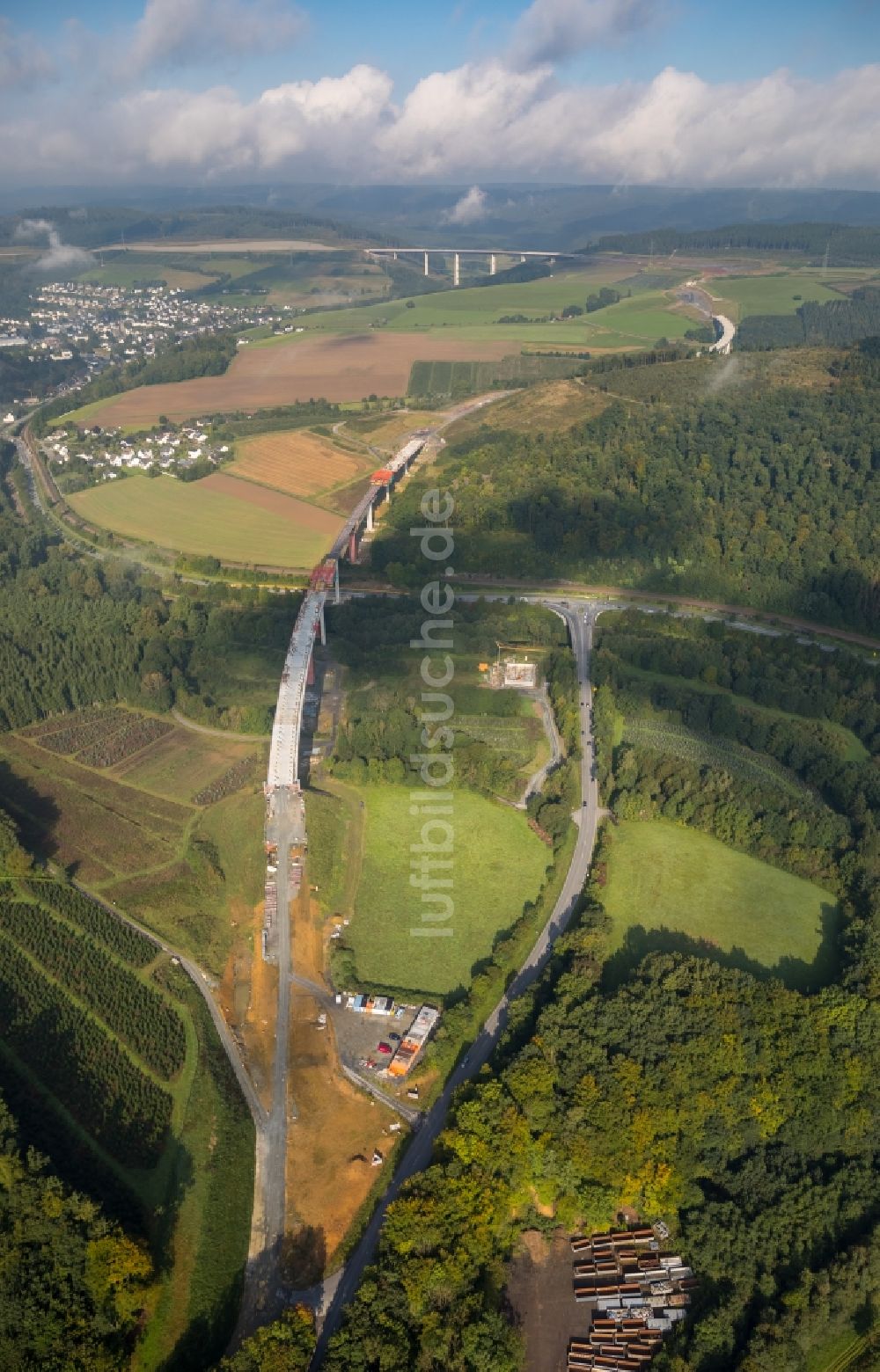 Bestwig von oben - Baustelle am Autobahn- Brückenbauwerk der BAB AA 46 - B480n Neue Ruhrtalbrücke Bermecke in Bestwig im Bundesland Nordrhein-Westfalen