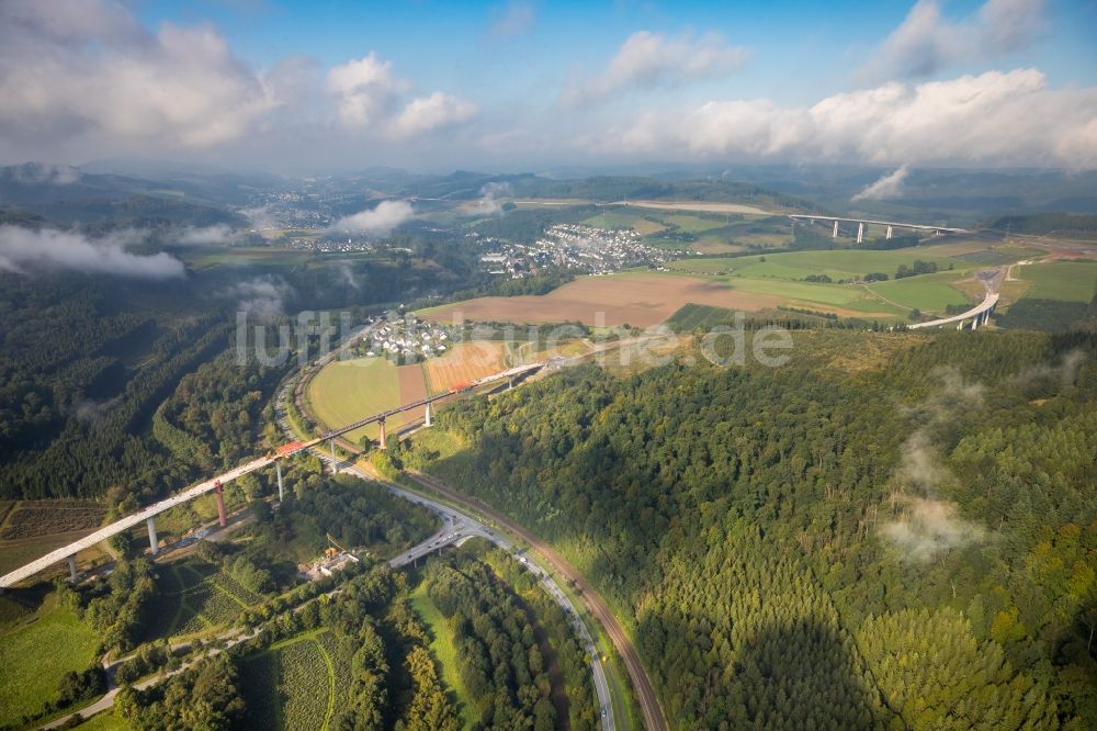 Bestwig aus der Vogelperspektive: Baustelle am Autobahn- Brückenbauwerk der BAB AA 46 - B480n Neue Ruhrtalbrücke Bermecke in Bestwig im Bundesland Nordrhein-Westfalen