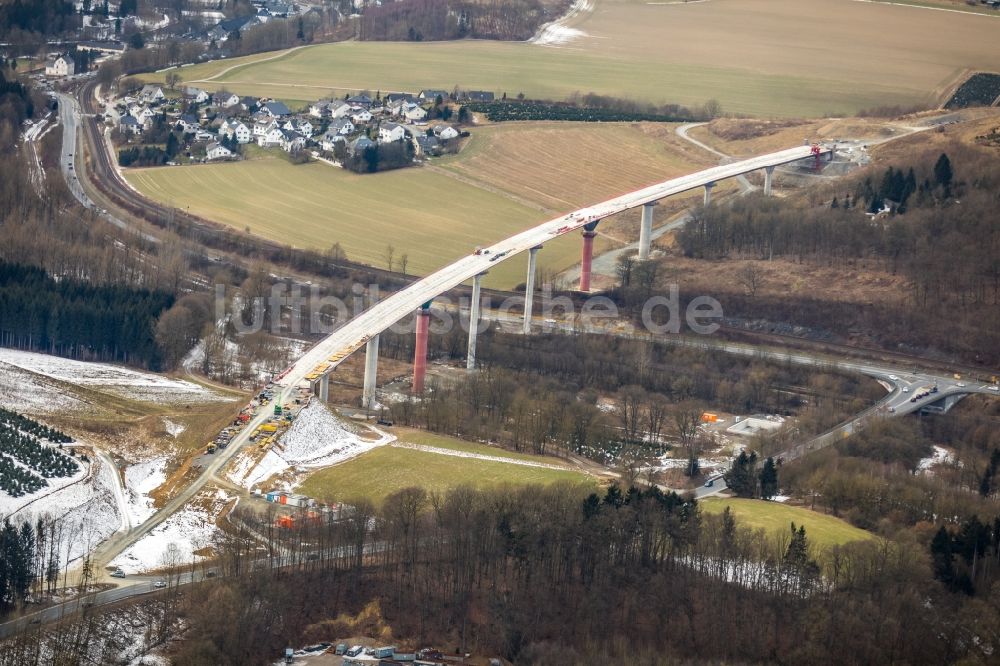 Luftaufnahme Bestwig - Baustelle am Autobahn- Brückenbauwerk der BAB AA 46 - B480n Neue Ruhrtalbrücke Bermecke in Bestwig im Bundesland Nordrhein-Westfalen