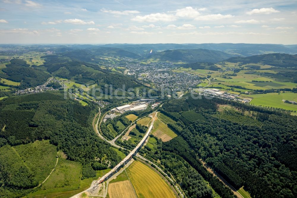 Luftbild Bestwig - Baustelle am Autobahn- Brückenbauwerk der BAB AA 46 - B480n Neue Ruhrtalbrücke Bermecke in Bestwig im Bundesland Nordrhein-Westfalen