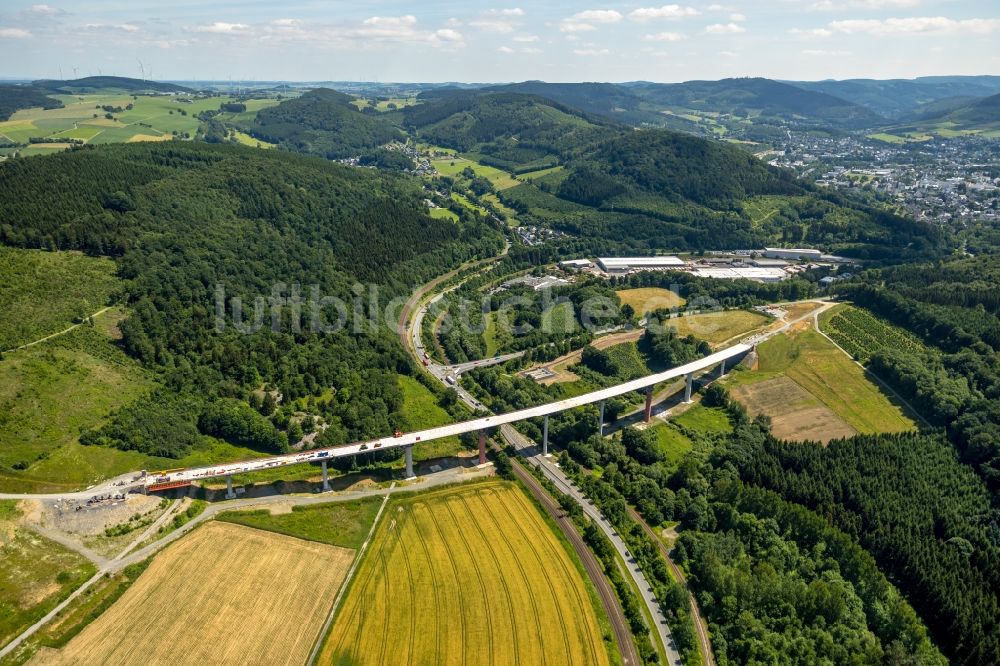 Luftbild Bestwig - Baustelle am Autobahn- Brückenbauwerk der BAB AA 46 - B480n Neue Ruhrtalbrücke Bermecke in Bestwig im Bundesland Nordrhein-Westfalen