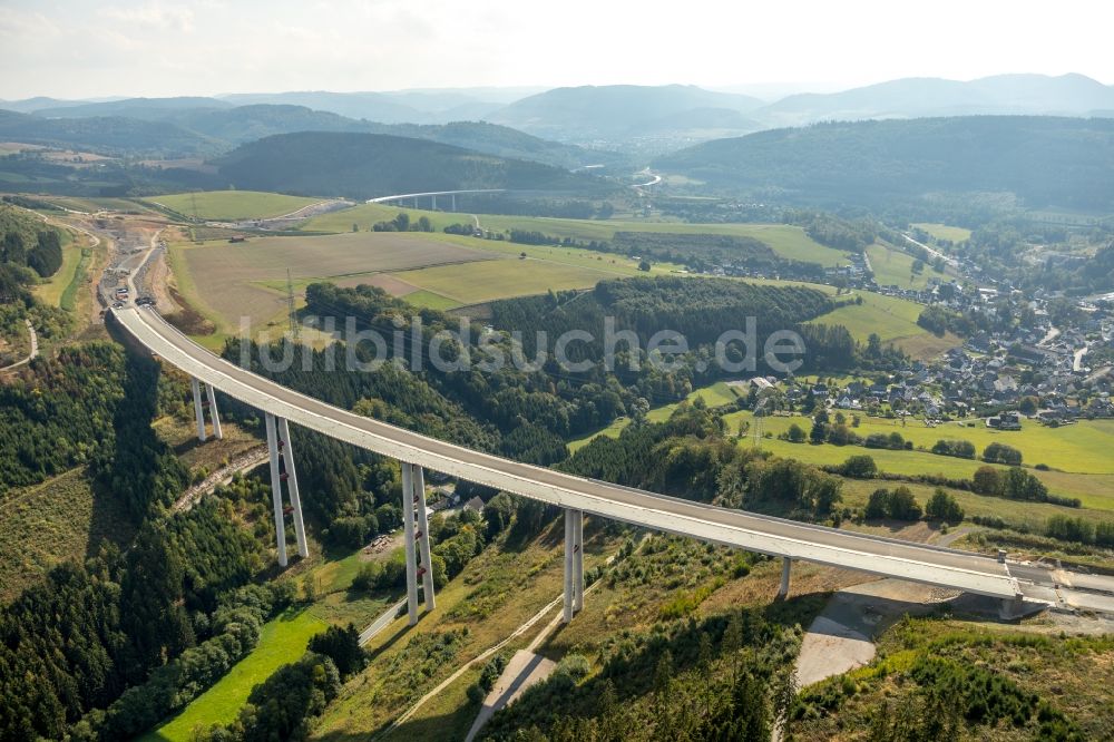 Luftbild Bestwig - Baustelle am Autobahn- Brückenbauwerk der BAB A 46 - B480n Neue Ruhrtalbrücke Bermecke in Bestwig im Bundesland Nordrhein-Westfalen