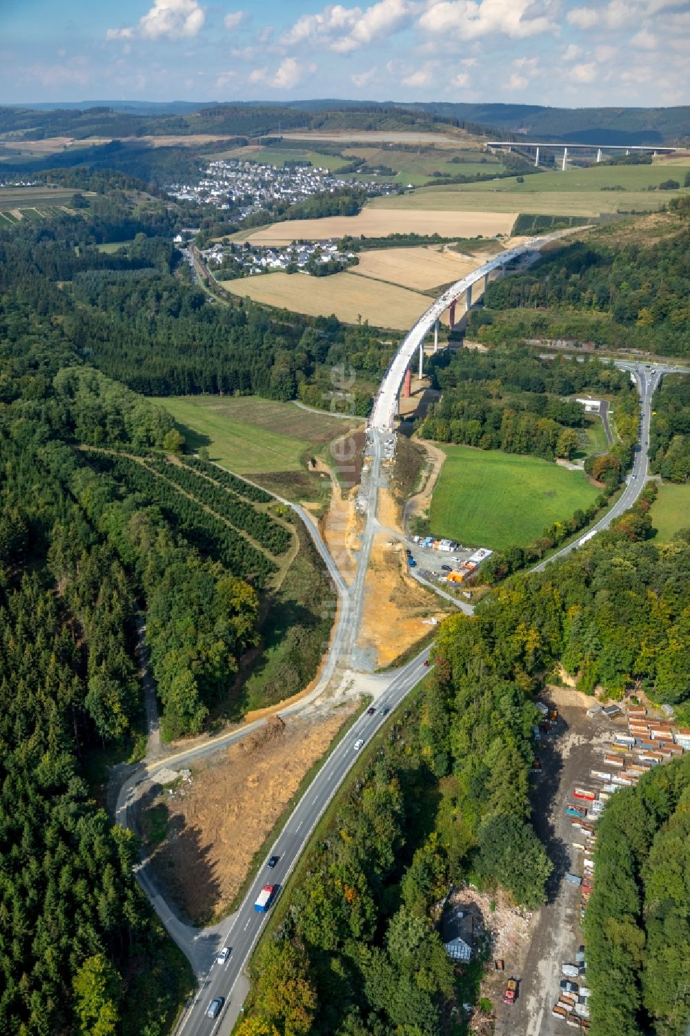 Bestwig aus der Vogelperspektive: Baustelle am Autobahn- Brückenbauwerk der BAB A 46 - B480n Neue Ruhrtalbrücke Bermecke in Bestwig im Bundesland Nordrhein-Westfalen